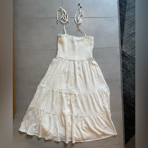 Magnolia Boutique - White Smocked Maxi Dress - Picture 1 of 4